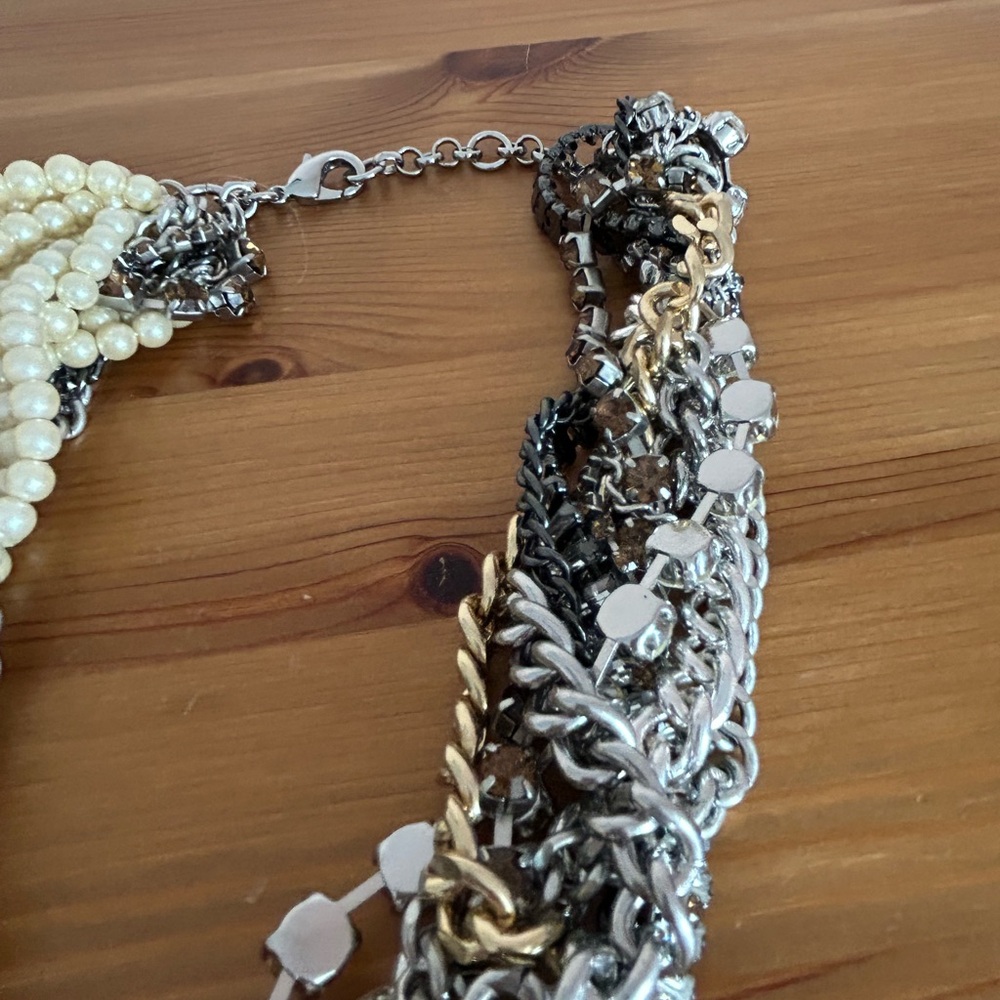 Banana Republic Statement Necklace - Picture 4 of 11